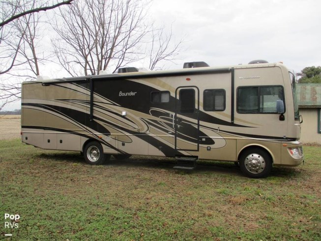 2011 Fleetwood Bounder 35H - Used Class A For Sale by Pop RVs in Sarasota, Florida