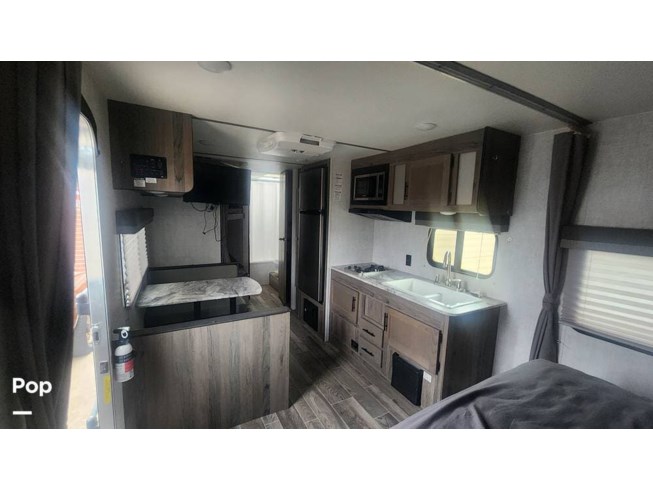 2021 Gulf Stream Kingsport 248BH - Used Travel Trailer For Sale by Pop RVs in Hurst, Texas