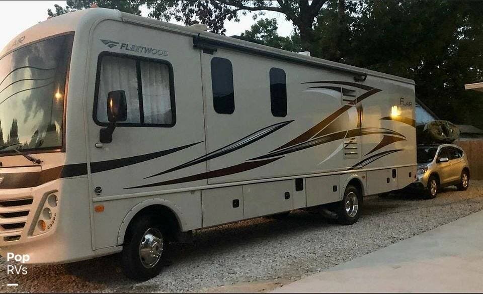 2016 Fleetwood Flair 30U RV for Sale in Denham Springs, LA 70726