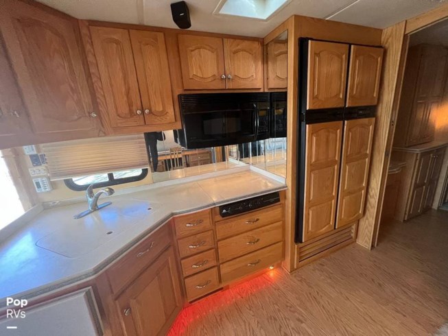 2006 Newmar Mountain Aire 3778 - Used Class A For Sale by Pop RVs in Sarasota, Florida