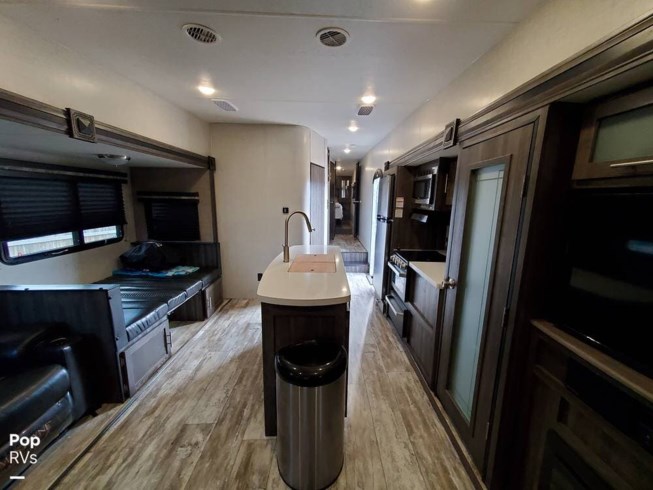 2019 Open Range Light LF335MBH - Used Fifth Wheel For Sale by Pop RVs in Sarasota, Florida