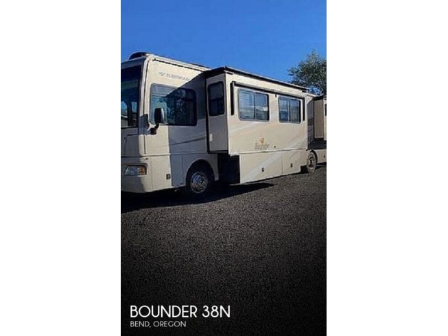 Used 2007 Fleetwood Bounder 38N available in Sarasota, Florida