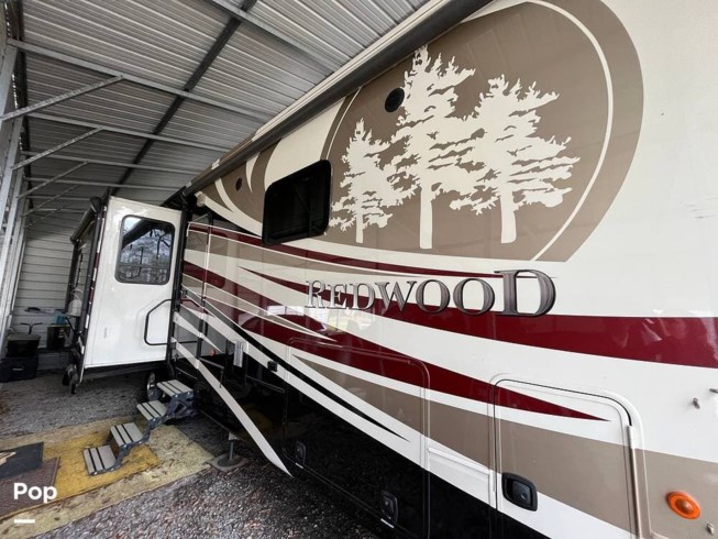 2017 CrossRoads Redwood 39MB - Used Fifth Wheel For Sale by Pop RVs in Vidor, Texas