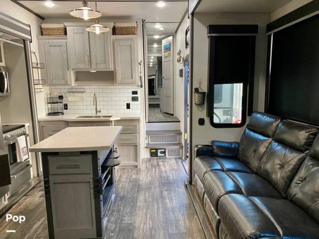 2021 Fuzion 419 Toy Hauler by Keystone from Pop RVs in Luther, Oklahoma