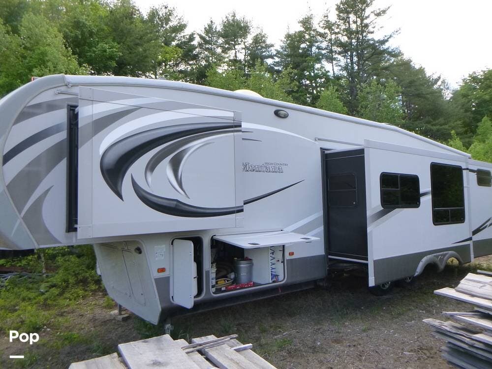 Used 2013 Keystone Montana 338DB available in Contoocook, New Hampshire