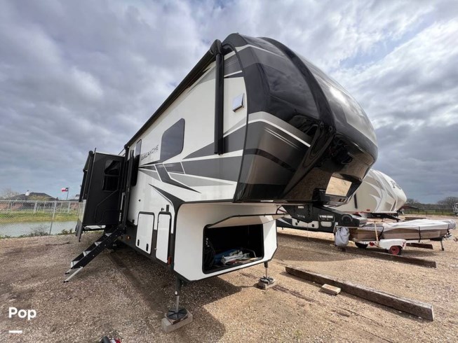 2021 Keystone Avalanche 395BH - Used Fifth Wheel For Sale by Pop RVs in Alvin, Texas