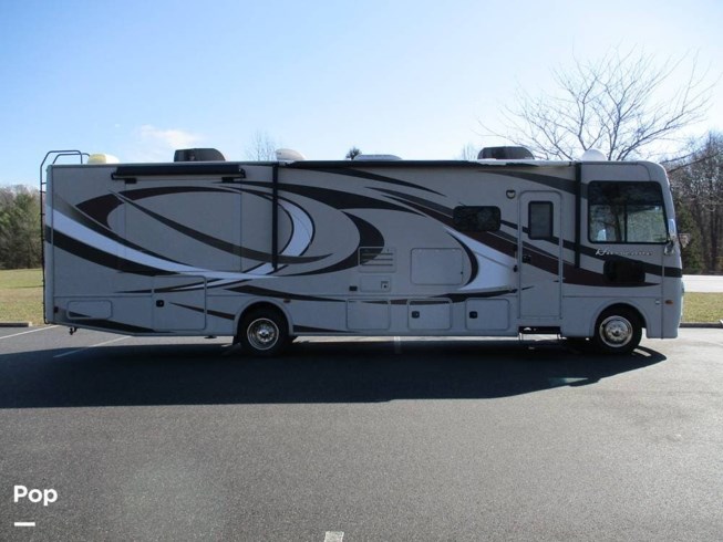 2013 Thor Motor Coach Hurricane 34E - Used Class A For Sale by Pop RVs in Church Hill, Maryland