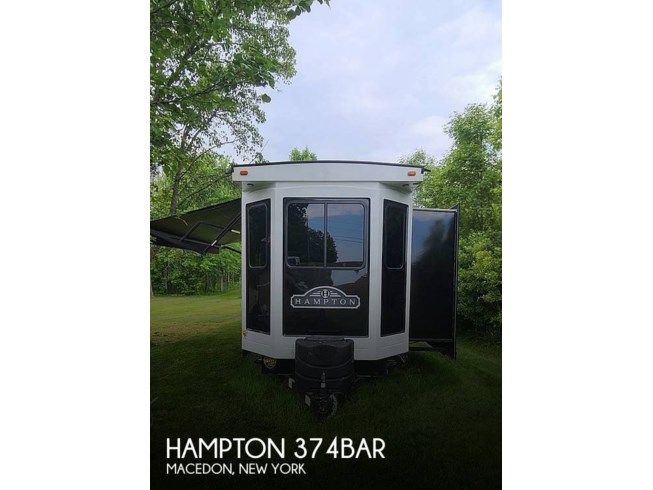 Used 2021 CrossRoads Hampton 374BAR available in Macedon, New York
