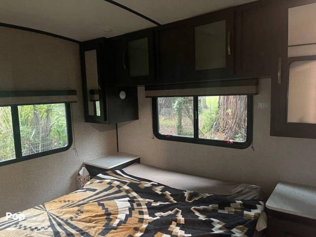 2020 Forest River Surveyor 250FKS - Used Travel Trailer For Sale by Pop RVs in Fort Bragg, California