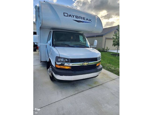 2021 Thor Motor Coach Daybreak 22DB - Used Class C For Sale by Pop RVs in Port Saint Lucie, Florida