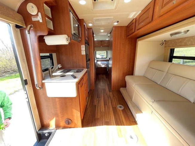 2016 Platinum II Coach House  241XL SRT by Coach House from Pop RVs in Sarasota, Florida