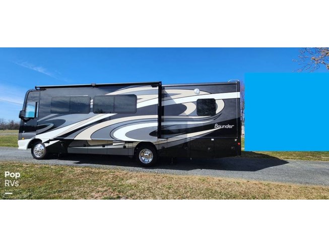 2019 Fleetwood Bounder 33C - Used Class A For Sale by Pop RVs in Sarasota, Florida
