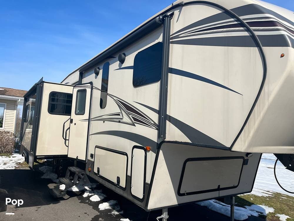 2016 Prime Time Crusader 337QBH RV for Sale in Lockport, NY 14094 ...