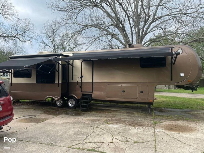 2013 Trilogy 3850RL by Dynamax Corp from Pop RVs in Highlands, Texas