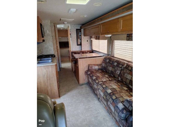 2009 Winnebago Vista 30B - Used Class A For Sale by Pop RVs in Lexington, Tennessee