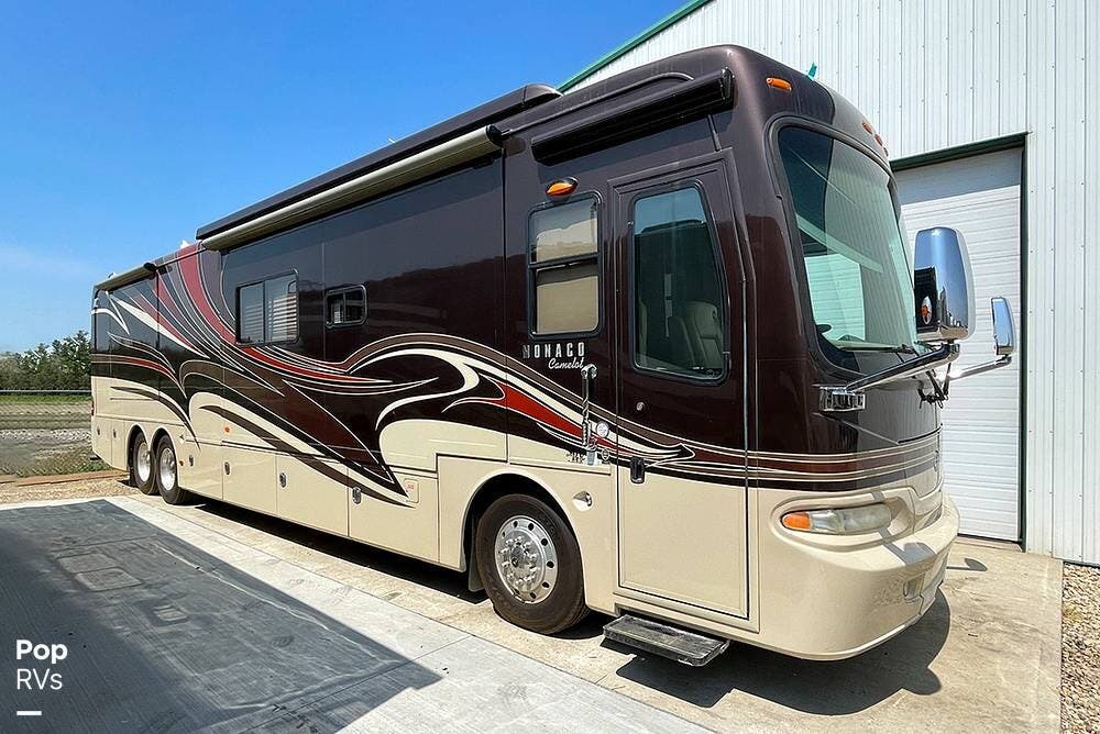 2010 Monaco RV Camelot 42PDQ RV for Sale in Red Deer, AB T4N1E3