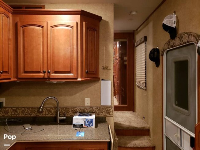 2011 Heartland Bighorn 3410RE - Used Fifth Wheel For Sale by Pop RVs in Magnolia, Texas