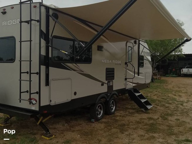 2022 Highland Ridge Mesa Ridge S-Lite 242FL - Used Travel Trailer For Sale by Pop RVs in Lytle, Texas