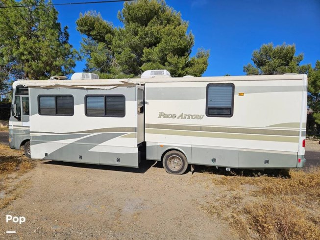 2002 Pace Arrow 35G by Fleetwood from Pop RVs in Sarasota, Florida