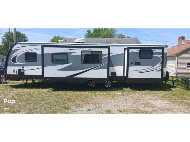 2019 Forest River Vibe 323QBS - Used Travel Trailer For Sale by Pop RVs in Clyde, Ohio