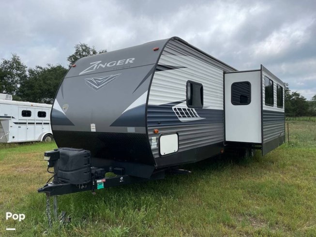 2019 CrossRoads Zinger 326BH - Used Travel Trailer For Sale by Pop RVs in Dripping Springs, Texas