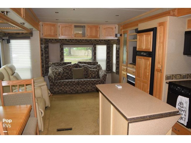 2006 Carri-Lite 36KSQ by Carriage from Pop RVs in Sarasota, Florida
