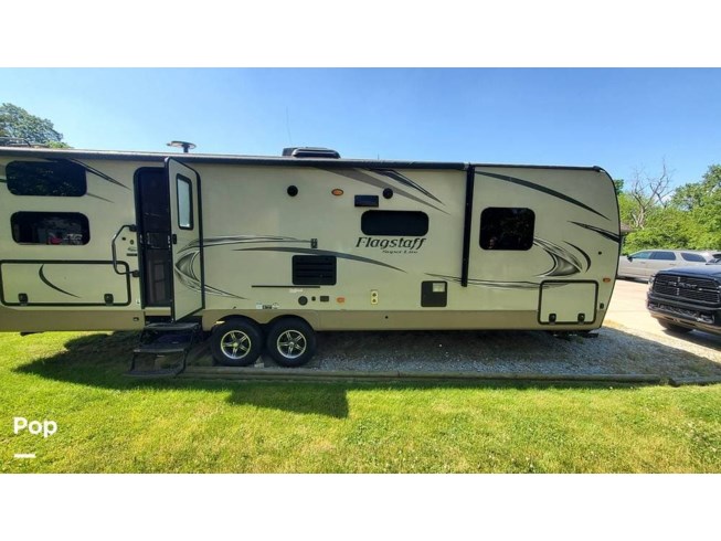 2018 Forest River Flagstaff 27BHWS - Used Travel Trailer For Sale by Pop RVs in Camby, Indiana