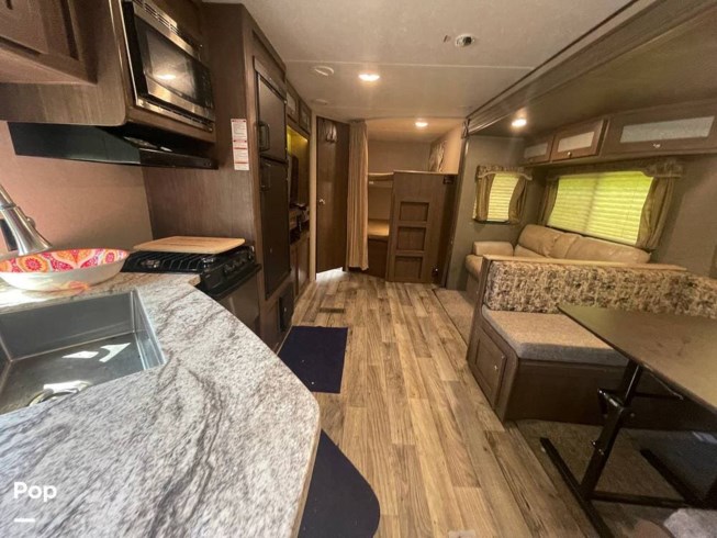 2018 Keystone Hideout 28BHS - Used Travel Trailer For Sale by Pop RVs in Arcadia, Indiana