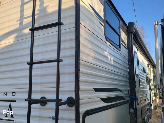 2021 Palomino Puma 32BHQS by Forest River from Pop RVs in Sheridan, Wyoming