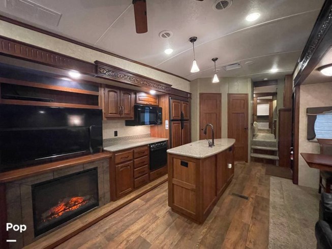 2015 Keystone Montana 3910FB - Used Fifth Wheel For Sale by Pop RVs in Wadesville, Indiana