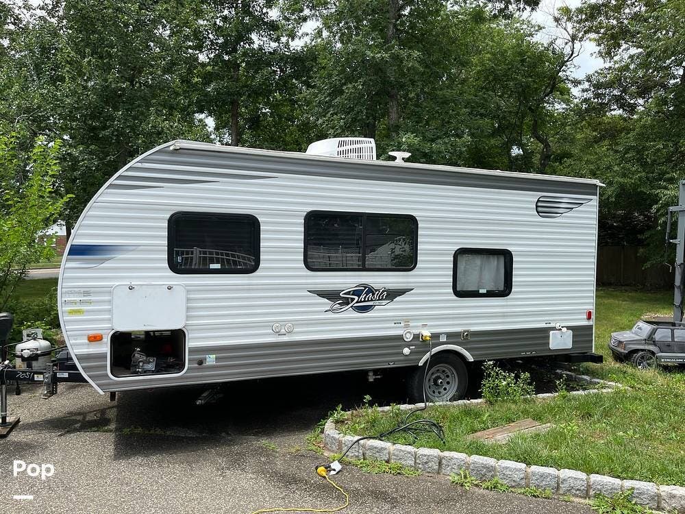 Used 2021 Forest River Shasta 18BH available in Toms River, New Jersey