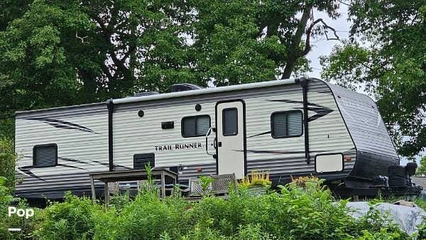 2018 Heartland Trail Runner SLE 302 - Used Travel Trailer For Sale by Pop RVs in North Warren, Pennsylvania