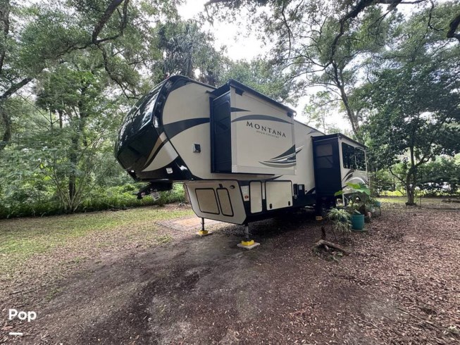 2017 Montana High Country HM305RL by Keystone from Pop RVs in Citra, Florida