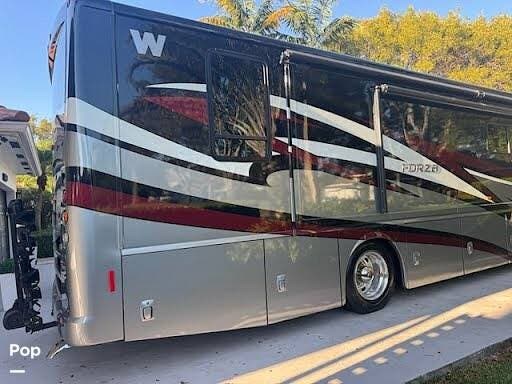 2014 Forza 38R by Winnebago from Pop RVs in Homestead, Florida