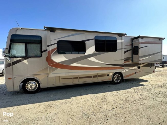 2016 Hurricane 31S by Thor Motor Coach from Pop RVs in Moreno Valley, California