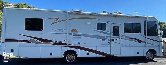 2006 Damon Daybreak 3270 - Used Class A For Sale by Pop RVs in Sarasota, Florida