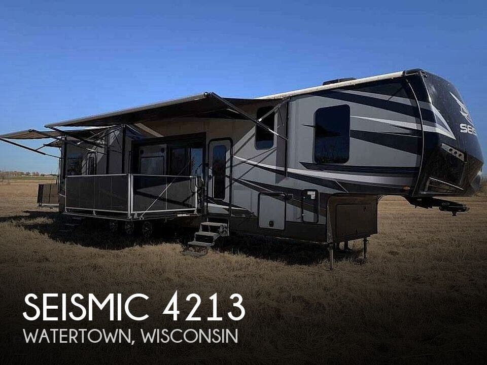 2018 Jayco Seismic 4213 RV for Sale in Watertown, WI 53094 | 352675 ...
