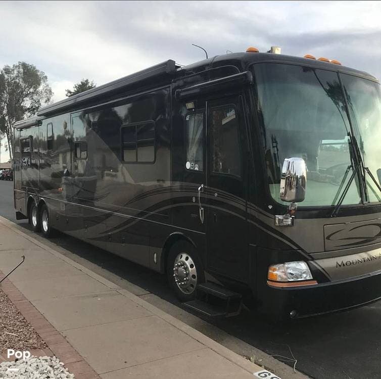 2006 Mountain Aire 4304 by Newmar from Pop RVs in Minot, North Dakota