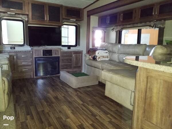 2017 Keystone Cougar 327RES - Used Fifth Wheel For Sale by Pop RVs in Grants Pass, Oregon