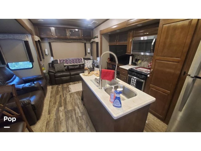 2018 Forest River Silverback 33IK - Used Fifth Wheel For Sale by Pop RVs in Sherman, Texas