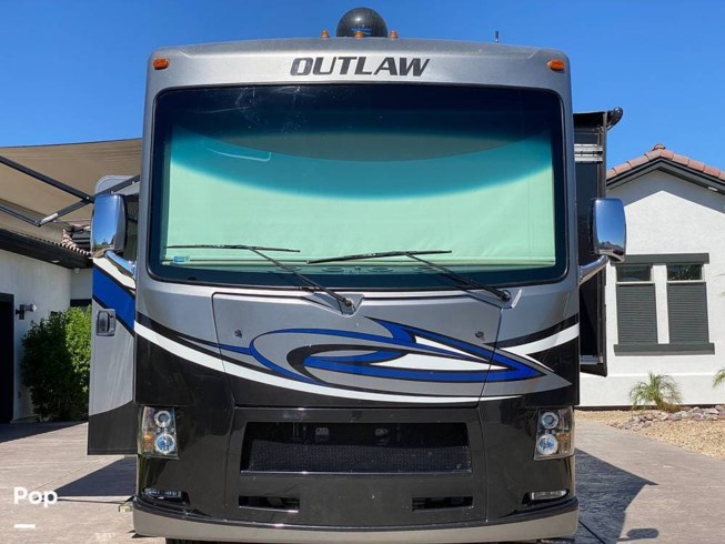 2017 Thor Motor Coach Outlaw 38 RE Patio Deck - Used Class A For Sale by Pop RVs in Henderson, Nevada