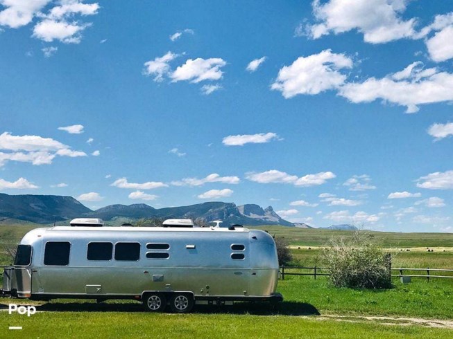 2019 Airstream Flying Cloud 30FB Bunk - Used Travel Trailer For Sale by Pop RVs in Edmond, Oklahoma