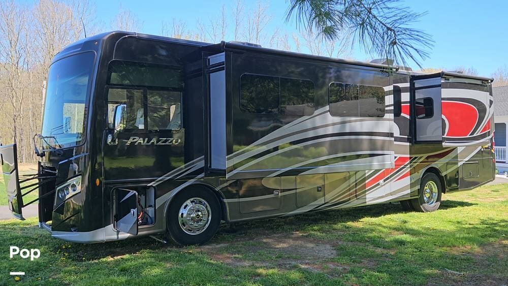 2022 Thor Motor Coach Palazzo 37.5 - Used Diesel Pusher For Sale by Pop RVs in Monroe Township, New Jersey features Generator, Air Conditioning, Awning, Slideout, Leveling Jacks