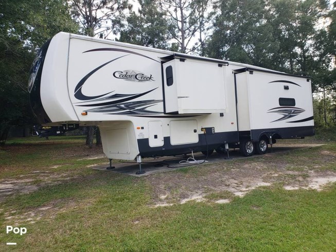 2019 Forest River Cedar Creek 38FBD - Used Fifth Wheel For Sale by Pop RVs in Seminole, Alabama