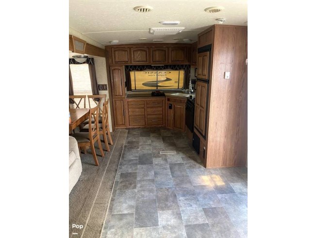 2014 Forest River Flagstaff Classic Super Lite 831FKBSS - Used Travel Trailer For Sale by Pop RVs in Gardner, Kansas