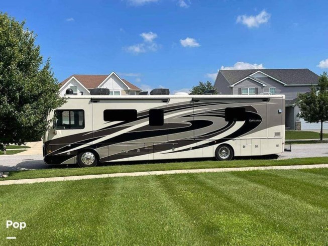 2018 Navigator 38F by Holiday Rambler from Pop RVs in Crown Point, Indiana