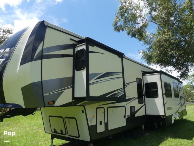 2018 Forest River Sierra 384QBOK - Used Fifth Wheel For Sale by Pop RVs in Melbourne, Florida