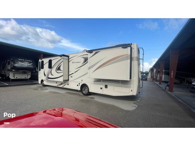 2017 Thor Motor Coach Hurricane 34P - Used Class A For Sale by Pop RVs in Cape Coral, Florida
