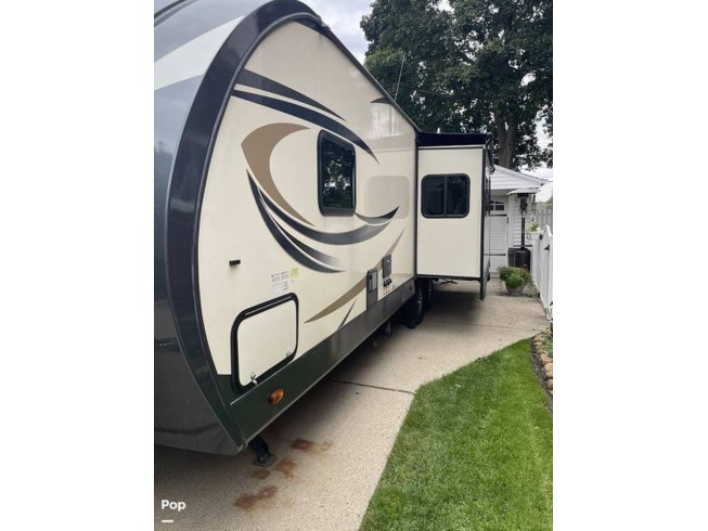 2018 Forest River Salem Hemisphere GLX 282RK - Used Travel Trailer For Sale by Pop RVs in Dearborn, Michigan