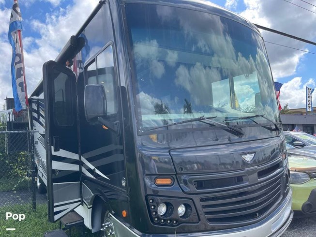 2017 Fleetwood Bounder 35K - Used Class A For Sale by Pop RVs in Hialeah Gardens, Florida